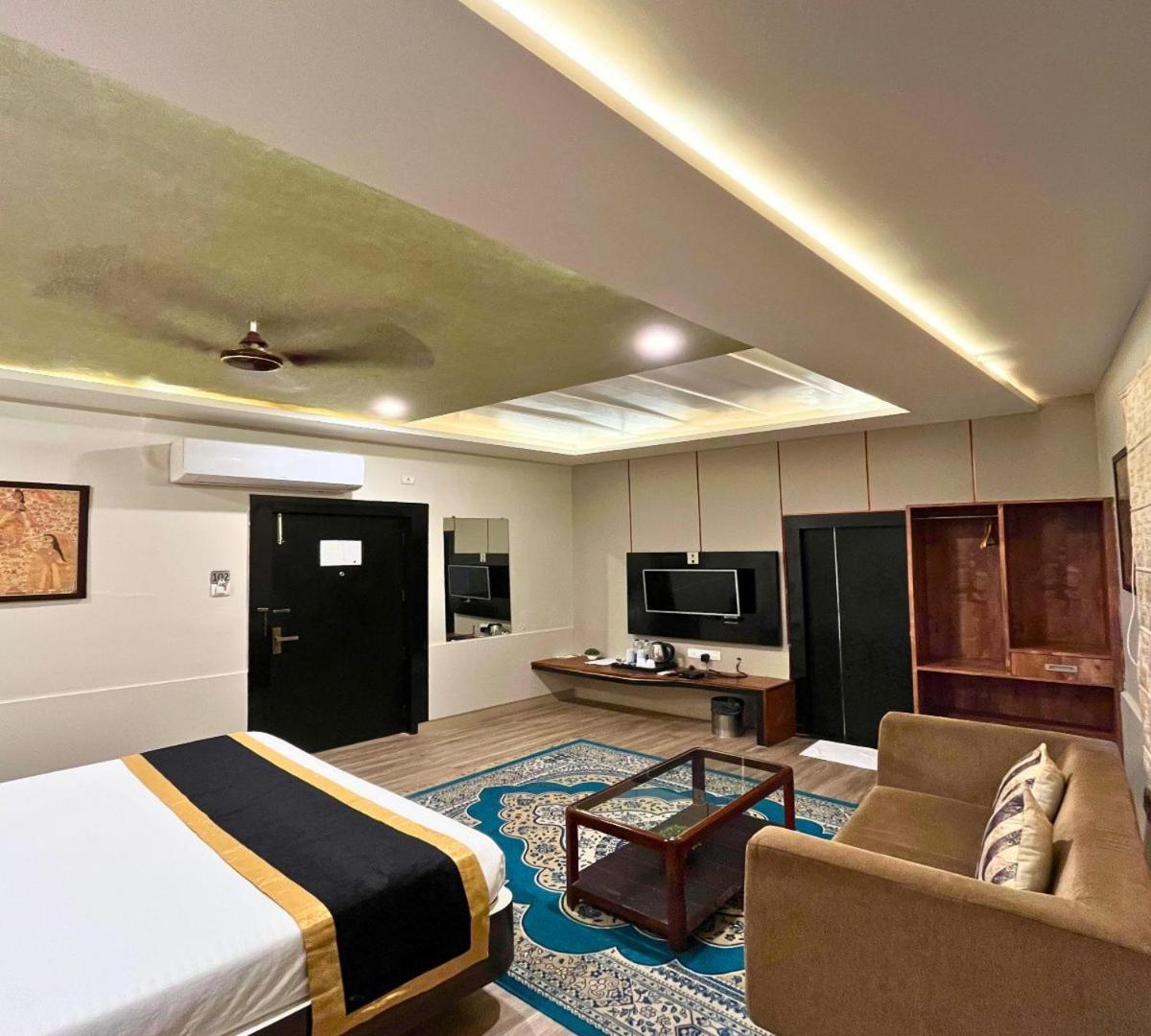 Hotel Runway Inn Pura Raghunāth Exterior foto