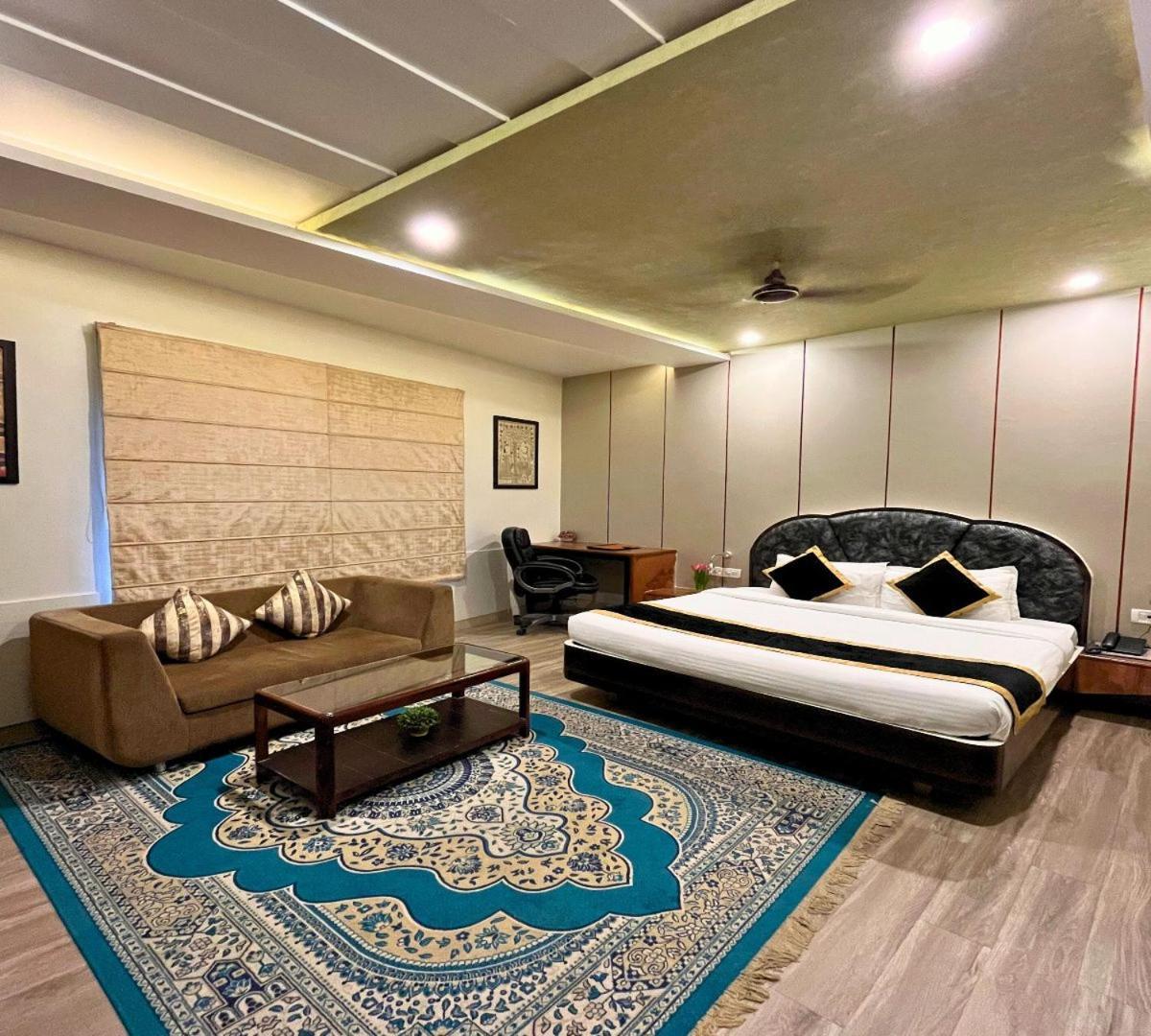 Hotel Runway Inn Pura Raghunāth Exterior foto