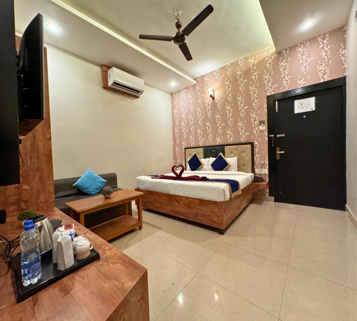 Hotel Runway Inn Pura Raghunāth Exterior foto